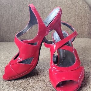 Life Stride Glossy Red Open-Toe Heels